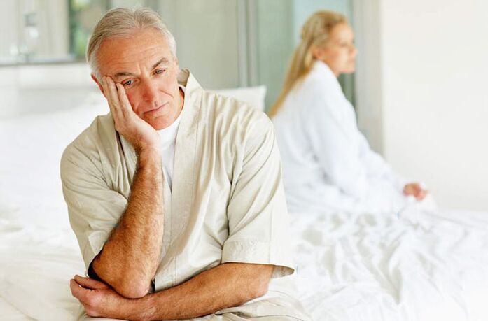 Uomini di potenza aumentati di età superiore ai 60 anni